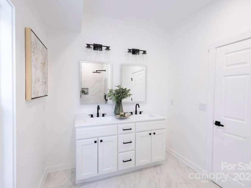 615 English Street, Monroe, NC 28110.  MLS# CAR4177712, YatesRealty ID 19195. 