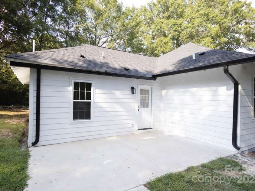 615 English Street, Monroe, NC 28110.  MLS# CAR4177712, YatesRealty ID 19195. 