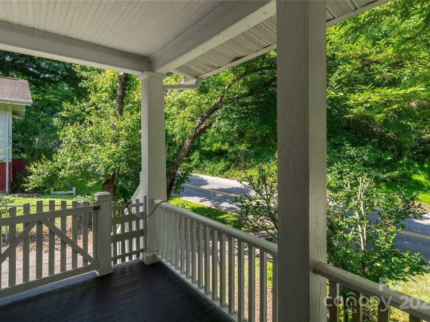 6 Wood Avenue, Asheville, NC 28803.  MLS# CAR4267622, YatesRealty ID 19196. 