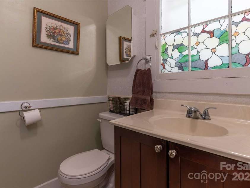 6 Wood Avenue, Asheville, NC 28803.  MLS# CAR4267622, YatesRealty ID 19196. 