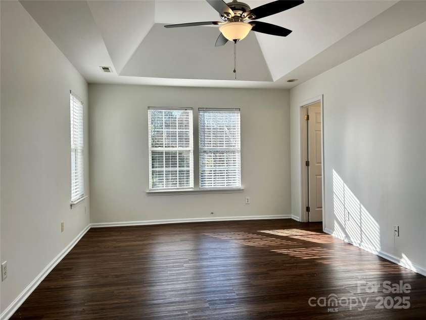 5905 Waverly Lynn Lane, Charlotte, NC 28269.  MLS# CAR4227200, YatesRealty ID 19198. 