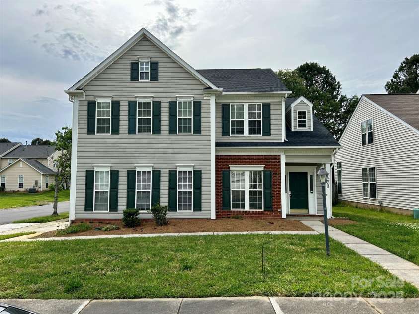 5905 Waverly Lynn Lane, Charlotte, NC 28269.  MLS# CAR4227200, YatesRealty ID 19198. 