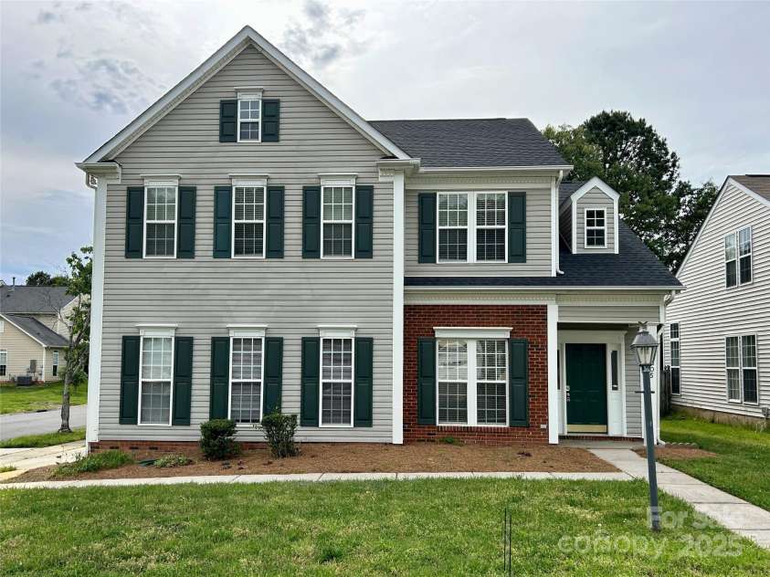 5905 Waverly Lynn Lane, Charlotte, NC 28269.  MLS# CAR4227200, YatesRealty ID 19198. 