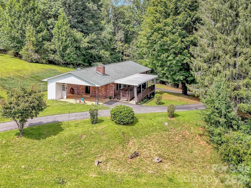 250 Reeves Cove Road, Candler, NC 28715.  MLS# CAR4376677, YatesRealty ID 19199. 