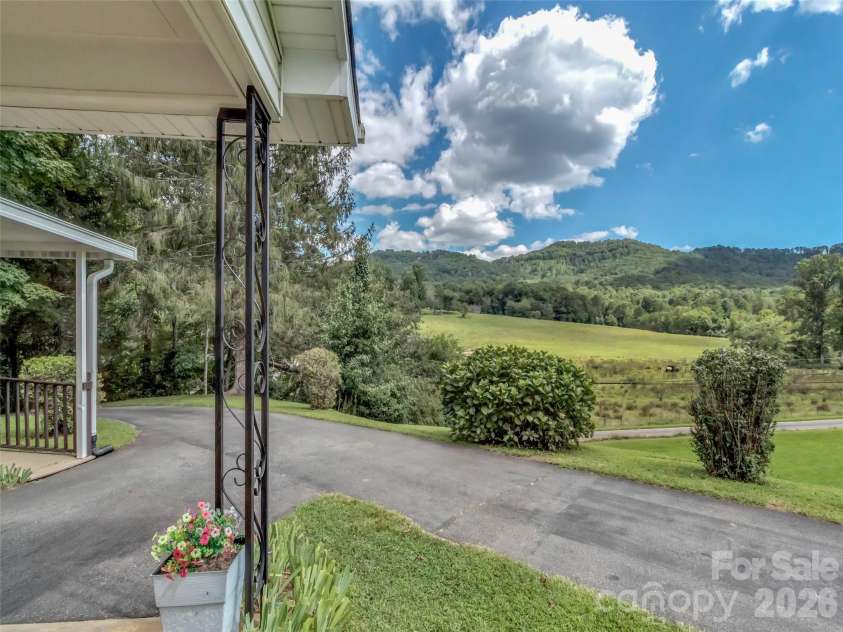 250 Reeves Cove Road, Candler, NC 28715.  MLS# CAR4376677, YatesRealty ID 19199. 