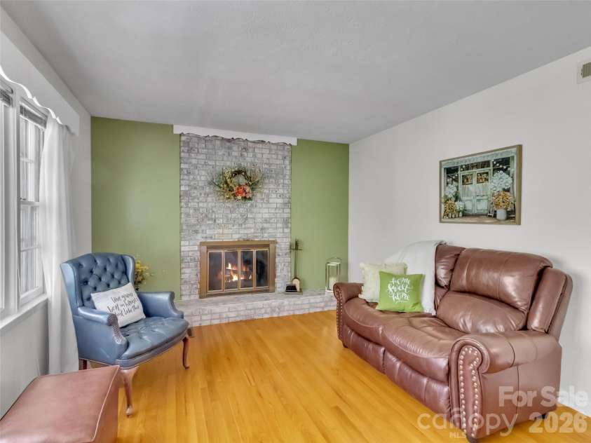 250 Reeves Cove Road, Candler, NC 28715.  MLS# CAR4376677, YatesRealty ID 19199. 
