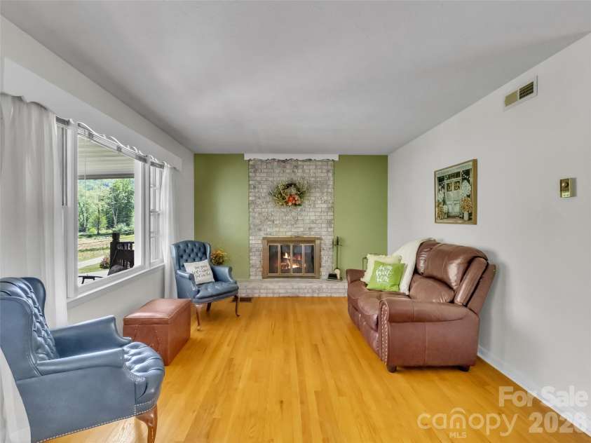 250 Reeves Cove Road, Candler, NC 28715.  MLS# CAR4376677, YatesRealty ID 19199. 