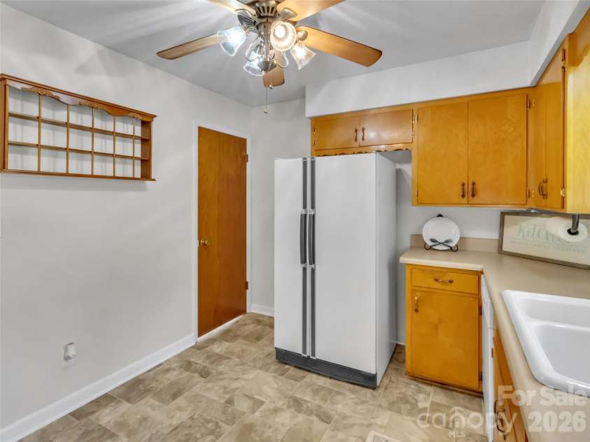 250 Reeves Cove Road, Candler, NC 28715.  MLS# CAR4376677, YatesRealty ID 19199. 