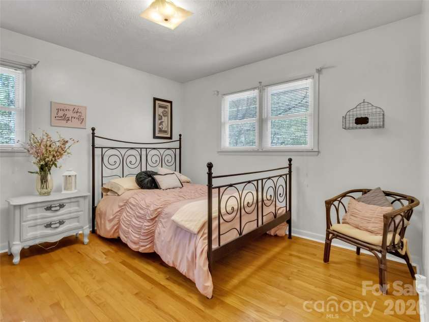 250 Reeves Cove Road, Candler, NC 28715.  MLS# CAR4376677, YatesRealty ID 19199. 