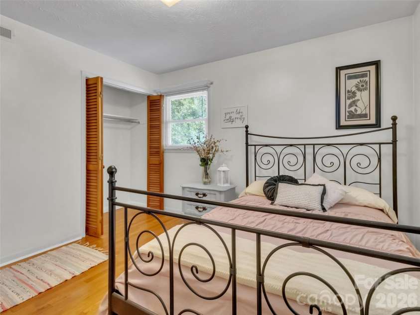 250 Reeves Cove Road, Candler, NC 28715.  MLS# CAR4376677, YatesRealty ID 19199. 