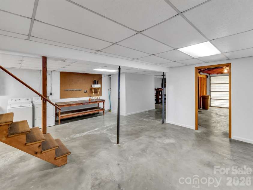 250 Reeves Cove Road, Candler, NC 28715.  MLS# CAR4376677, YatesRealty ID 19199. 