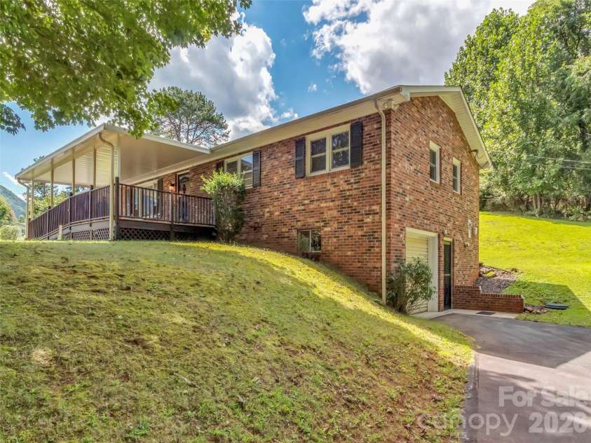 250 Reeves Cove Road, Candler, NC 28715.  MLS# CAR4376677, YatesRealty ID 19199. 