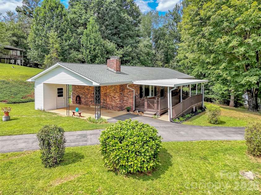 250 Reeves Cove Road, Candler, NC 28715.  MLS# CAR4376677, YatesRealty ID 19199. 
