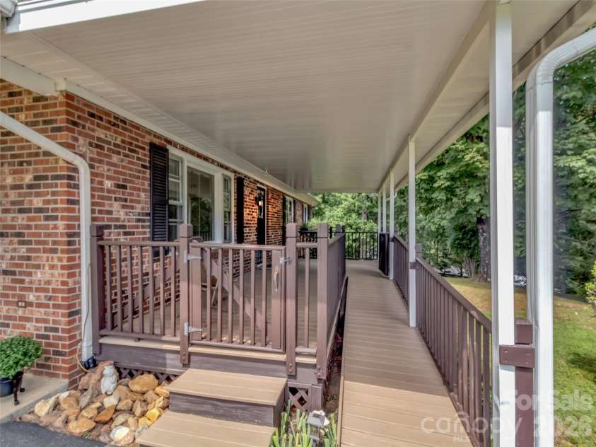 250 Reeves Cove Road, Candler, NC 28715.  MLS# CAR4376677, YatesRealty ID 19199. 