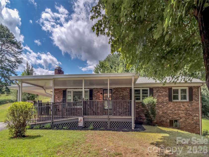 250 Reeves Cove Road, Candler, NC 28715.  MLS# CAR4376677, YatesRealty ID 19199. 