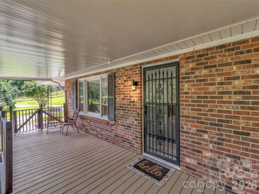 250 Reeves Cove Road, Candler, NC 28715.  MLS# CAR4376677, YatesRealty ID 19199. 