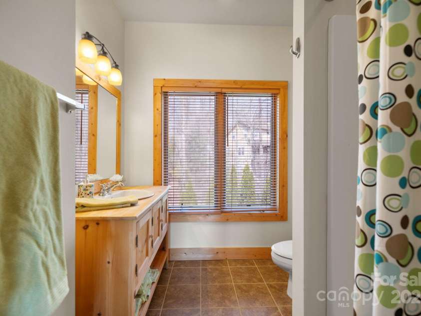 277 Kestrel Court, Sapphire, NC 28774.  MLS# CAR4238900, YatesRealty ID 19199. 