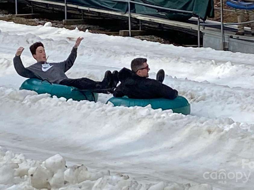 277 Kestrel Court, Sapphire, NC 28774.  MLS# CAR4238900, YatesRealty ID 19199. 