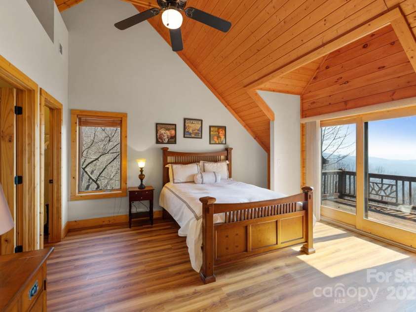 277 Kestrel Court, Sapphire, NC 28774.  MLS# CAR4238900, YatesRealty ID 19199. Upstairs guest bedroom.