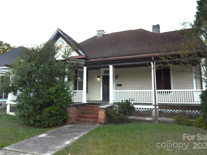 152 Saluda Street, Chester, SC 29706.  MLS# CAR4313339, YatesRealty ID 192. 