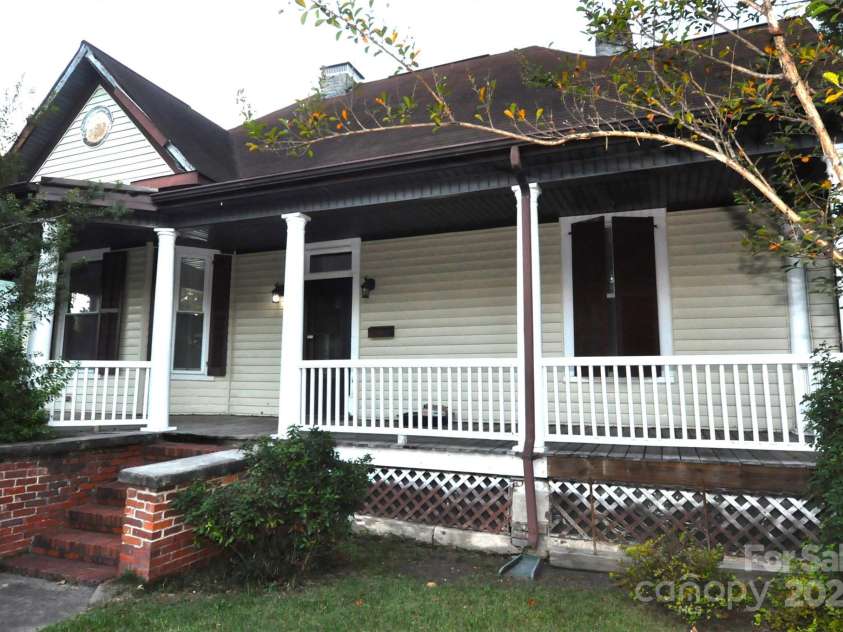 152 Saluda Street, Chester, SC 29706.  MLS# CAR4313339, YatesRealty ID 192. 