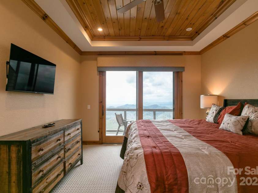 140 Slickrock Road, Burnsville, NC 28714.  MLS# CAR4255656, YatesRealty ID 1920. 