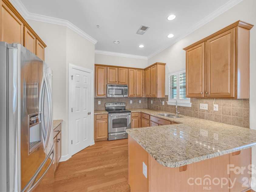 15224 Barossa Valley Street, Charlotte, NC 28277.  MLS# CAR4305122, YatesRealty ID 1920. 