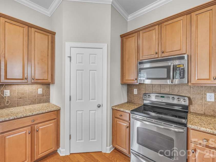 15224 Barossa Valley Street, Charlotte, NC 28277.  MLS# CAR4305122, YatesRealty ID 1920. 