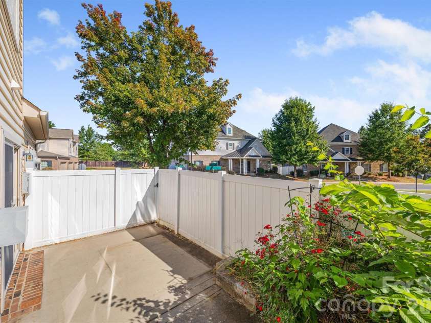 15224 Barossa Valley Street, Charlotte, NC 28277.  MLS# CAR4305122, YatesRealty ID 1920. 