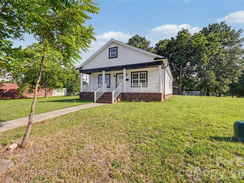 417 Virginia Avenue, Bessemer City, NC 28016.  MLS# CAR4358848, YatesRealty ID 19200. 