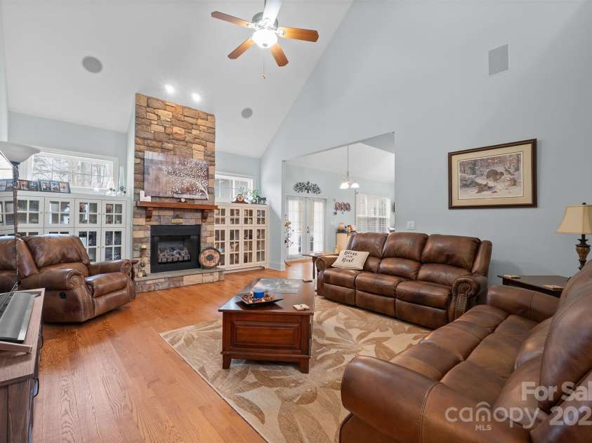 8143 Summit Ridge Drive, Catawba, NC 28609.  MLS# CAR4223095, YatesRealty ID 19201. 