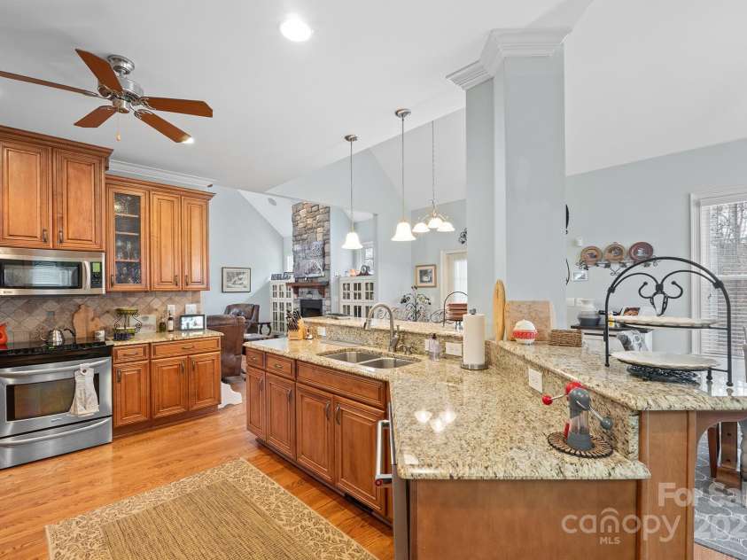8143 Summit Ridge Drive, Catawba, NC 28609.  MLS# CAR4223095, YatesRealty ID 19201. 