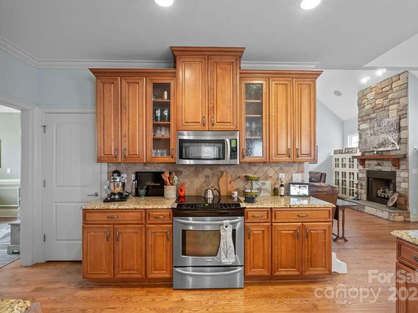 8143 Summit Ridge Drive, Catawba, NC 28609.  MLS# CAR4223095, YatesRealty ID 19201. 