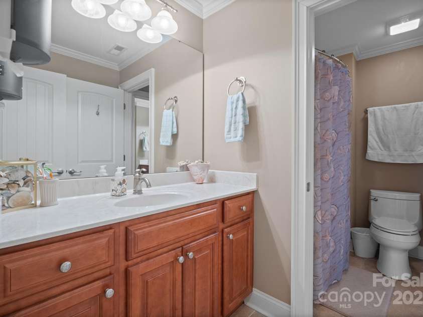 8143 Summit Ridge Drive, Catawba, NC 28609.  MLS# CAR4223095, YatesRealty ID 19201. 