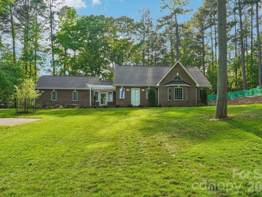 361 Stonemarker Road, Mooresville, NC 28117.  MLS# CAR4374361, YatesRealty ID 19204. 