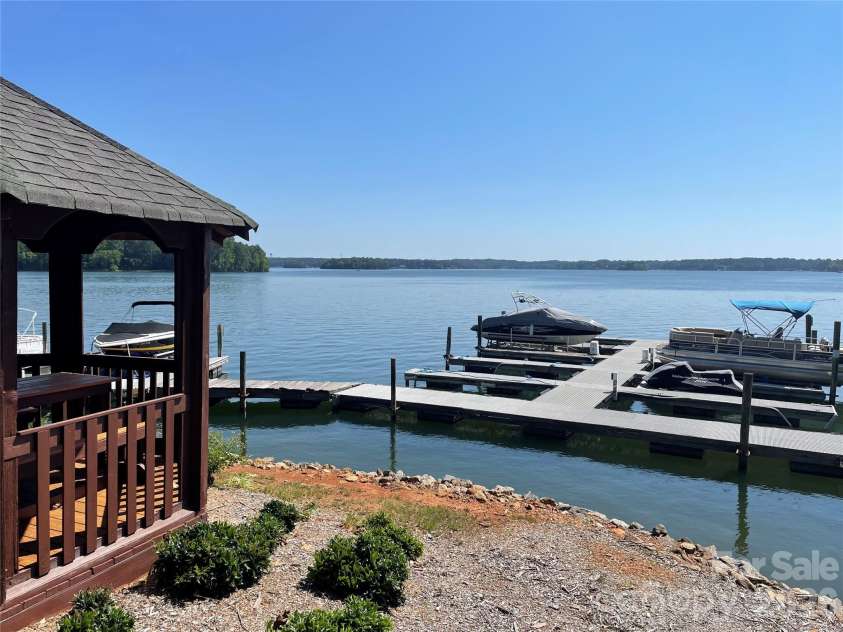 361 Stonemarker Road, Mooresville, NC 28117.  MLS# CAR4374361, YatesRealty ID 19204. 