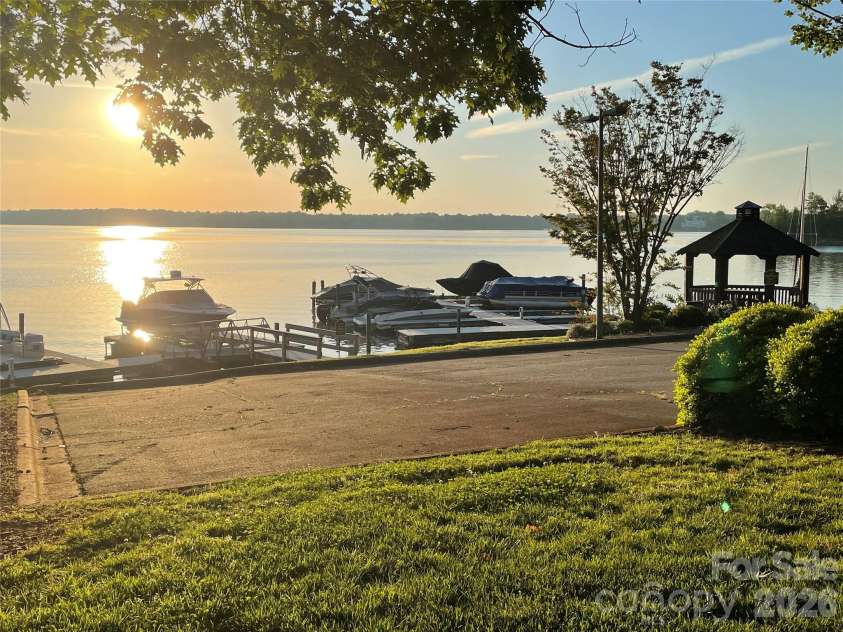 361 Stonemarker Road, Mooresville, NC 28117.  MLS# CAR4374361, YatesRealty ID 19204. 