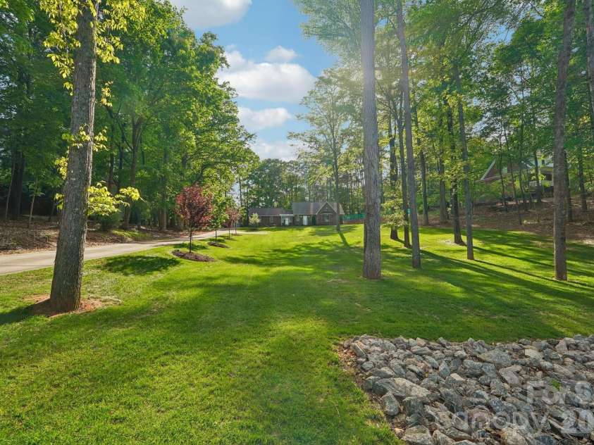 361 Stonemarker Road, Mooresville, NC 28117.  MLS# CAR4374361, YatesRealty ID 19204. 