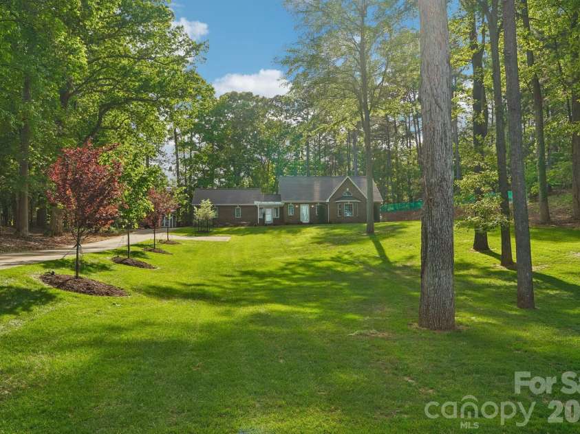 361 Stonemarker Road, Mooresville, NC 28117.  MLS# CAR4374361, YatesRealty ID 19204. 