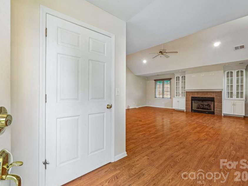361 Stonemarker Road, Mooresville, NC 28117.  MLS# CAR4374361, YatesRealty ID 19204. 