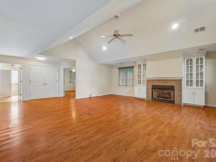 361 Stonemarker Road, Mooresville, NC 28117.  MLS# CAR4374361, YatesRealty ID 19204. 
