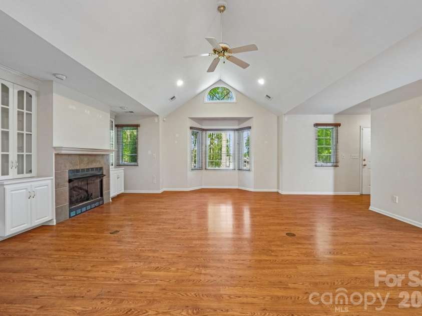 361 Stonemarker Road, Mooresville, NC 28117.  MLS# CAR4374361, YatesRealty ID 19204. 