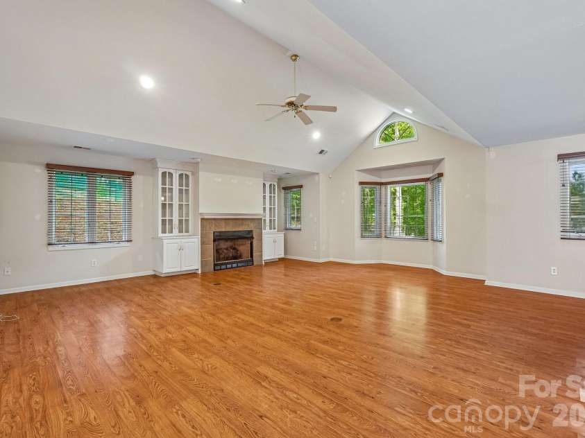 361 Stonemarker Road, Mooresville, NC 28117.  MLS# CAR4374361, YatesRealty ID 19204. 