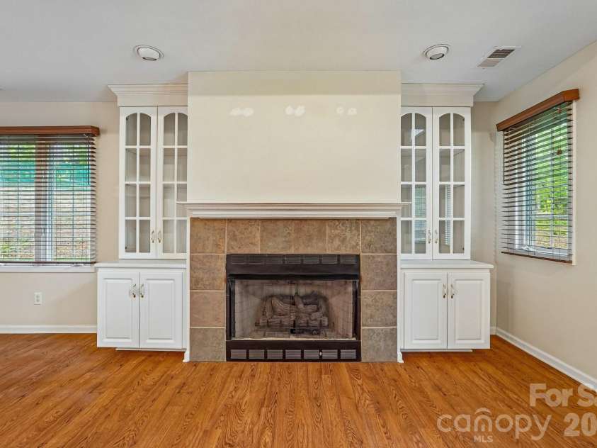 361 Stonemarker Road, Mooresville, NC 28117.  MLS# CAR4374361, YatesRealty ID 19204. 