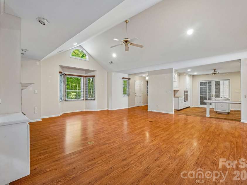 361 Stonemarker Road, Mooresville, NC 28117.  MLS# CAR4374361, YatesRealty ID 19204. 