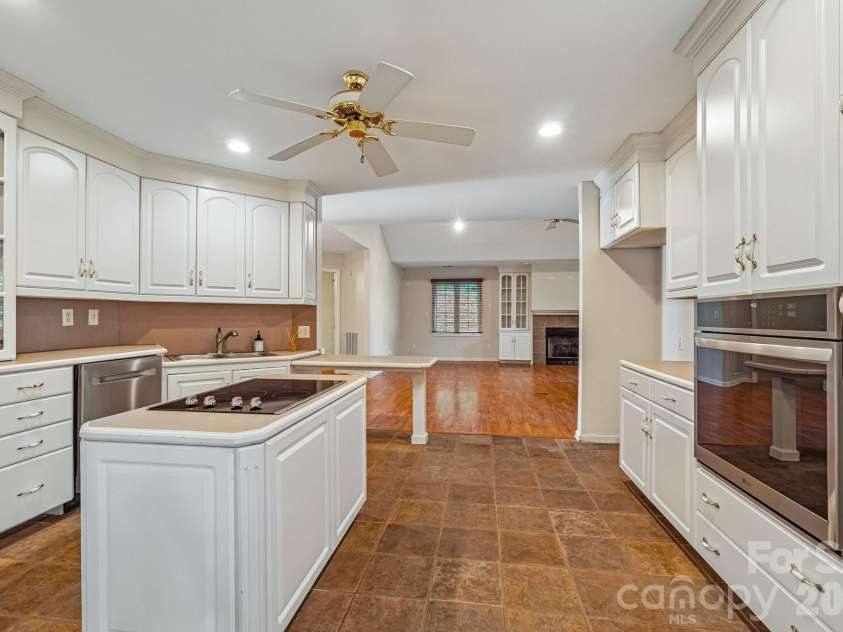 361 Stonemarker Road, Mooresville, NC 28117.  MLS# CAR4374361, YatesRealty ID 19204. 