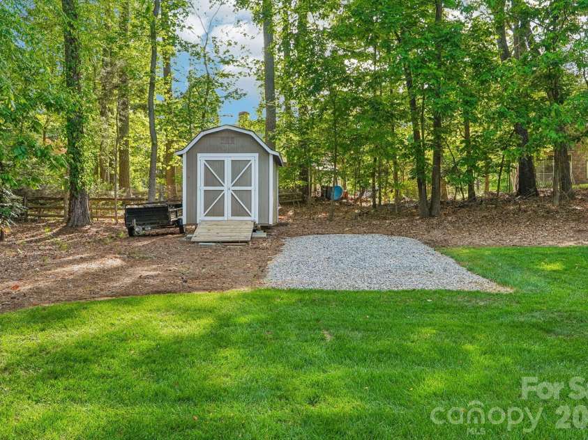 361 Stonemarker Road, Mooresville, NC 28117.  MLS# CAR4374361, YatesRealty ID 19204. 