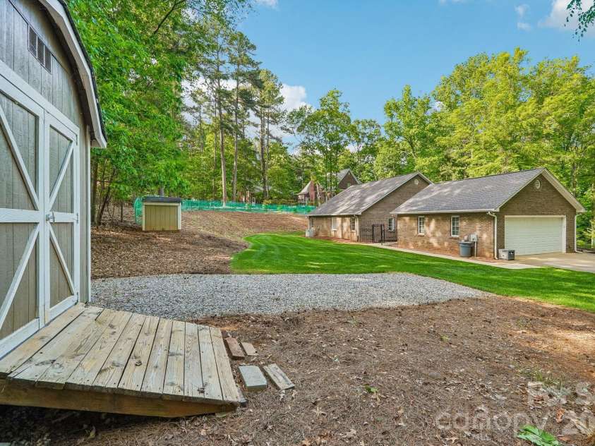 361 Stonemarker Road, Mooresville, NC 28117.  MLS# CAR4374361, YatesRealty ID 19204. 