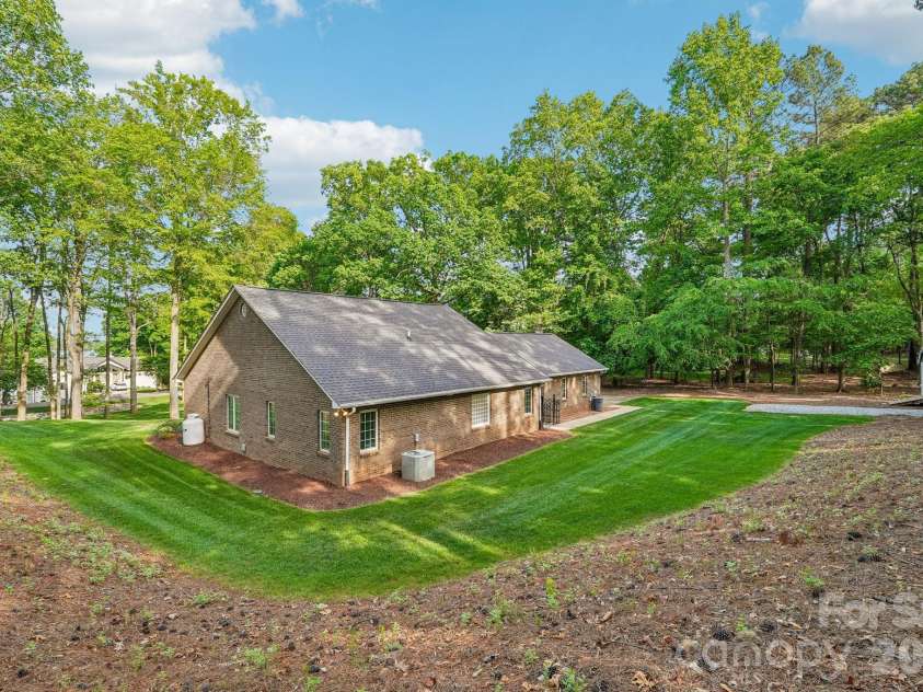 361 Stonemarker Road, Mooresville, NC 28117.  MLS# CAR4374361, YatesRealty ID 19204. 