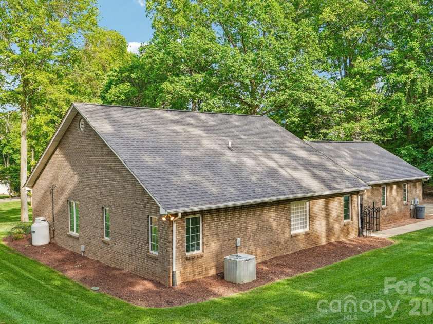 361 Stonemarker Road, Mooresville, NC 28117.  MLS# CAR4374361, YatesRealty ID 19204. 